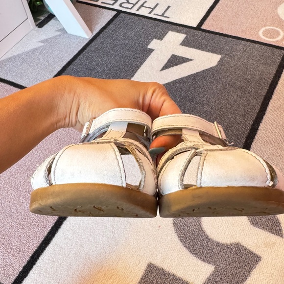 Stride Rite White Leather Kids Summertime Sandals - Picture 8 of 9